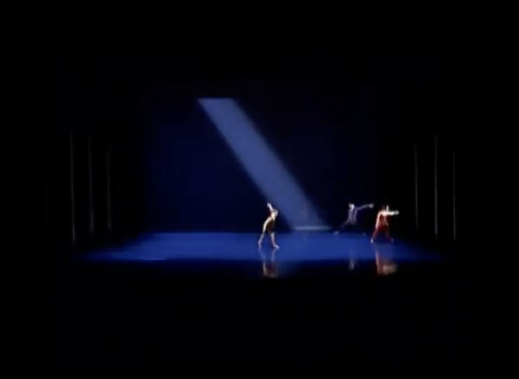 "Parallel Horizons" 2007, Digital Scenography for original creation by Dance Theatre of Ireland. Choreography: Robert Connor and Loretta Yurick